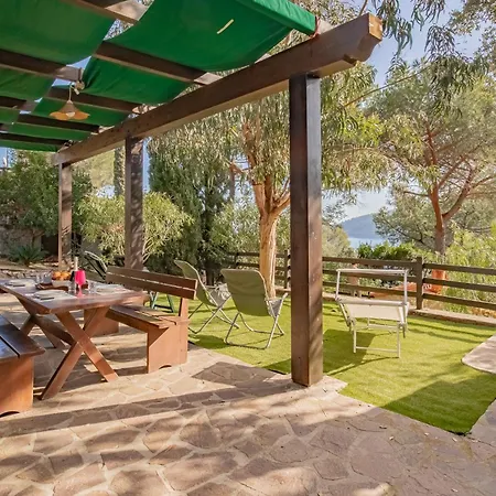 بيت للعطل Residenza Capo Perla *