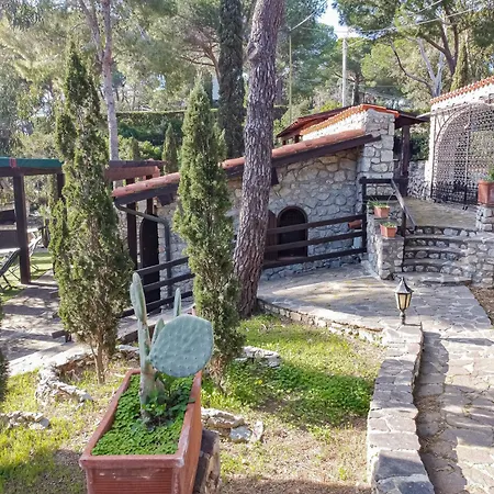 بيت للعطل Residenza Capo Perla *