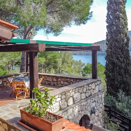 Residenza Capo Perla كابوليفيري